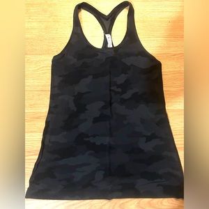 Black and gray camouflage Lululemon tank top. Size 8. Worn once. VGUC.